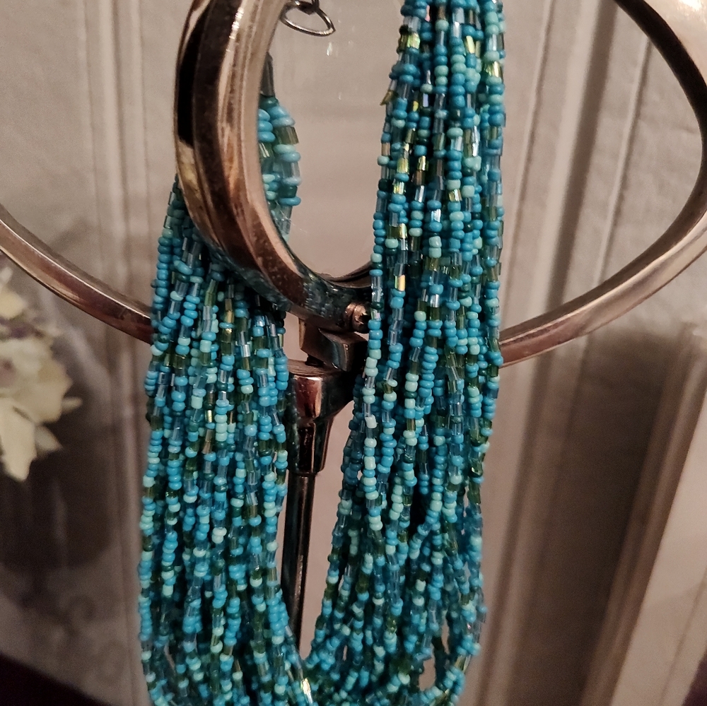 VINTAGE MULTI STRAND SEED BEAD NECKLACE